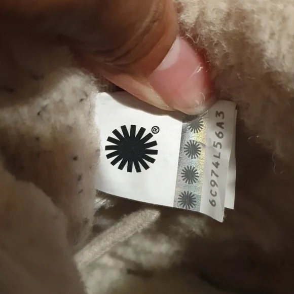 UGG Neumel Mashup Kids Boot sz 3 - Picture 12 of 12